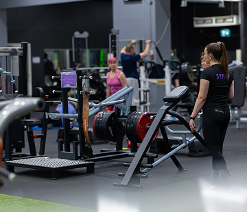 Kunnonkeskuksen kuntosali, kolmas näkymä